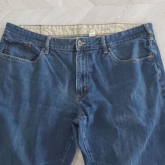 Sonoma Mens Straight Leg,  Relaxed fit, 100% Cotton Denim Jeans,  Size 42x30 - Picture 2 of 5